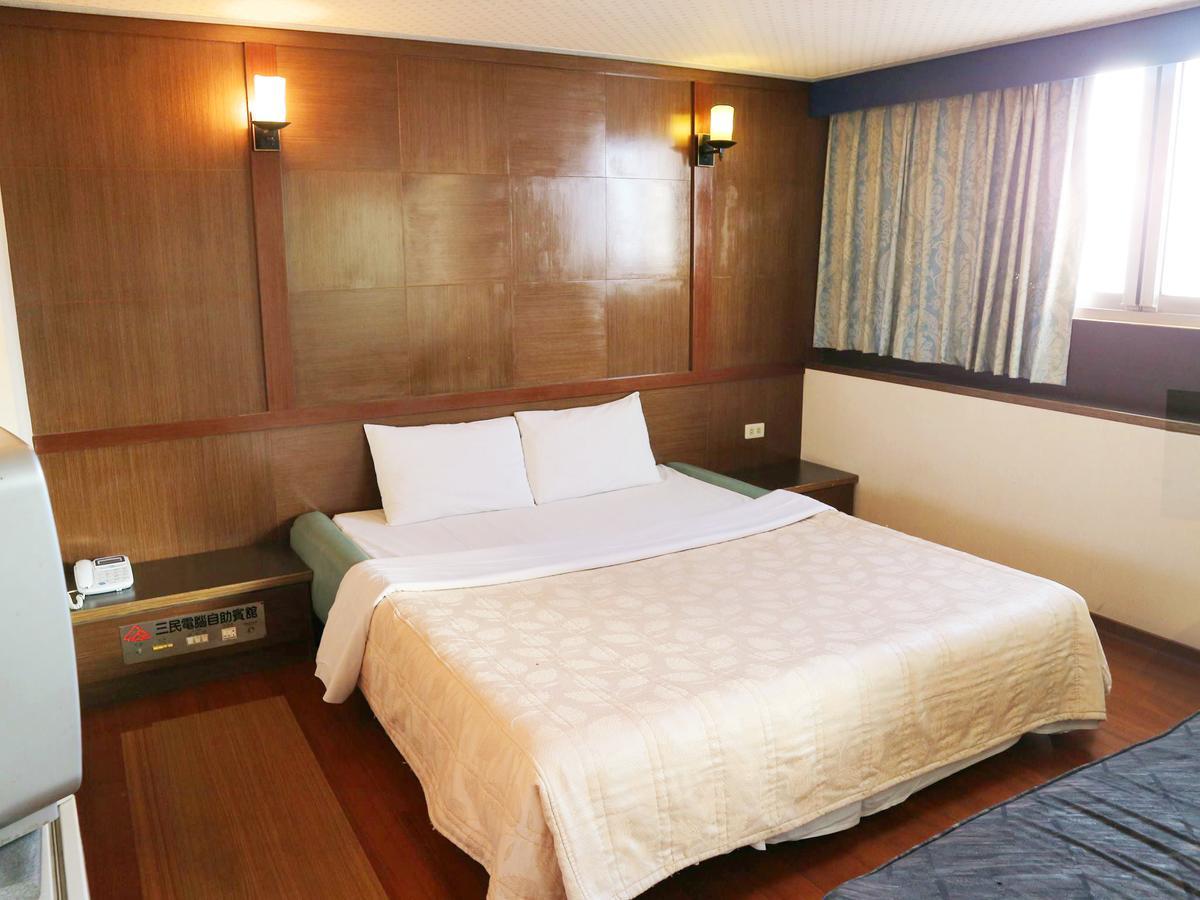 Sanmin Hotel Changhua City Exterior photo